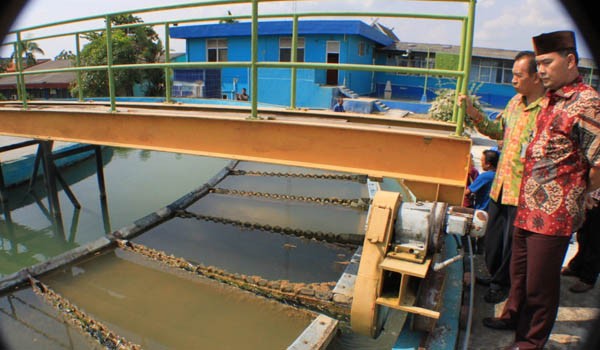 Walikota Jambi SY Fasha bersama Dirut PDAM yang lama Firdaus beberapa waktu lalu