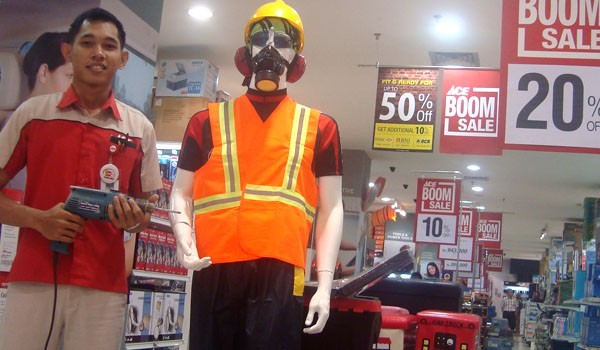 Ace Hardware Cabang Jambi kembali mengadakan promo untuk menarik minat konsumen berbelanja. F/YUNITA / JAMBI EKSPRES