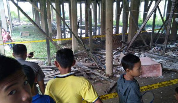 Inilah selasar yang roboh tadi pagi (28/9). F/M RIDWAN/JAMBIUPDATE