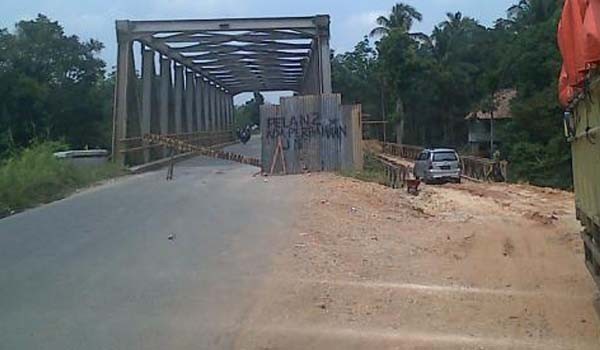 Perbaikan Jembatan Sekamis, Tonase Kendaraan Dibatasi 20 Ton