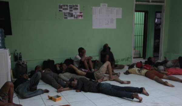 Beberapa orang anak jalanan saat diamankan oleh aparat Satpol PP Kota Jambi. Mereka diamankan di berbagai tempat dalam Kota Jambi. F/KHAIDIR/JAMBIUPDATE   