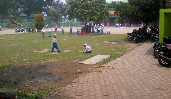 Kabut Kian Pekat, Siswa SD Belum Juga Dibiliburkan