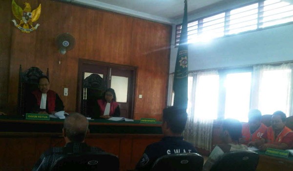 <b>Foto:</b> Sidang Lanjutan, Dua Terdakwa Lukman dan Deny di Pengadilan Negeri Jambi, Dengan Menghadirkan Tiga Orang Saksi yaitu Abdullah, Andri Willian Nugroho dan Dadang