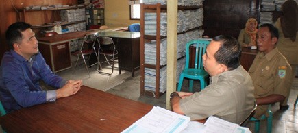 Wako Jambi SY Fasha saat berkantor di kantor Lurah Telanaipura beberapa waktu lalu