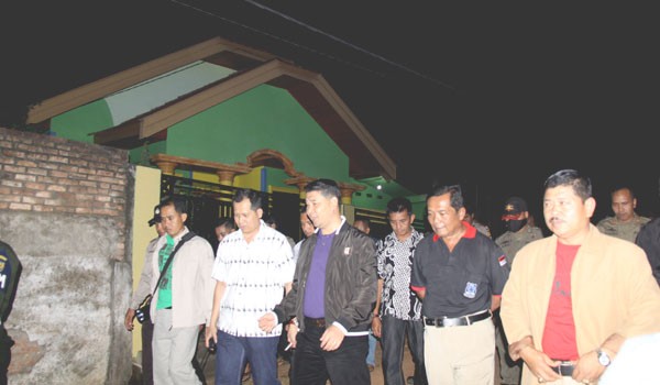 Walikota Jambi SY Fasha saat melakukan sidak ke lokasi penutupan tempat prostitusi pucuk