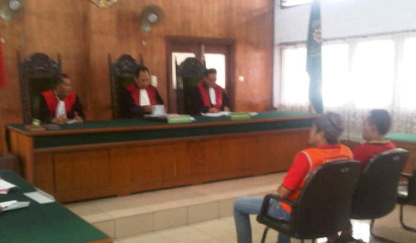 <b>Foto:</b> Sidang Lanjutan, Dua Terdakwa Lukman dan Deny
