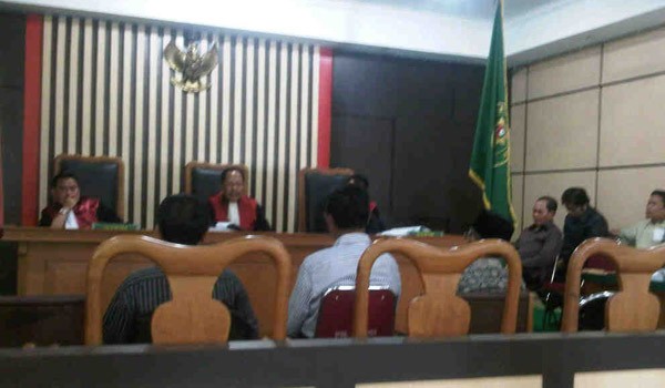 Mantan Bupati Kerinci Murasman, saat memberikan keterangan dipersidangan Irmanto