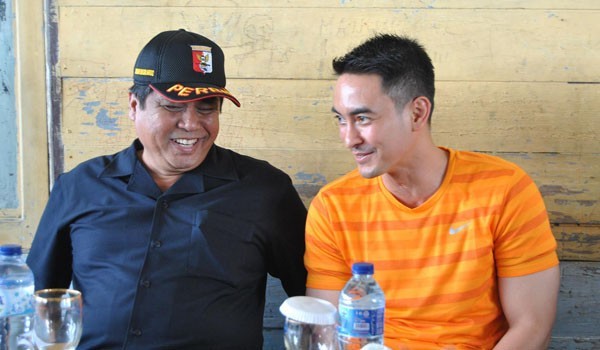 HBA bersama Zumi Zola saat melakukan kunjungan ke Tanjabtim bebrapa waktu lalu