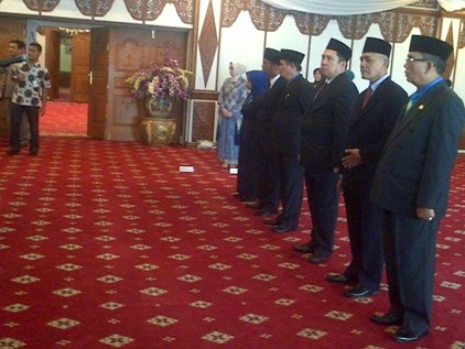 Pelantikan pejabat yang digelar di rumah dinas gubernur Jambi siang ini (07/11)