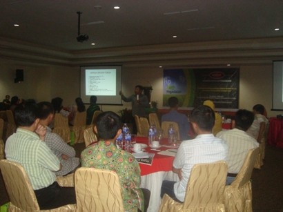 1.	PT Pegadaian (Persero) Cabang Jambi mengadakan Seminar Kewirausahaan bagi pelaku UMKM yang digelar Pegadaian di Novita Hotel, Minggu (9/11). 