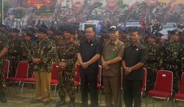 Gubernur Jambi Hasan Basri Agus saat menghadiri HUT Korps Brimob Jambi