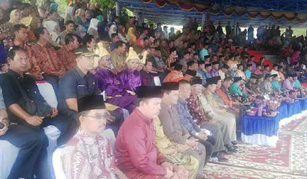 Penutupan Festival Masyarakat Peduli Danau Kerinci siang ini di Sanggaran Agung, Kecamatan Danau Kerinci