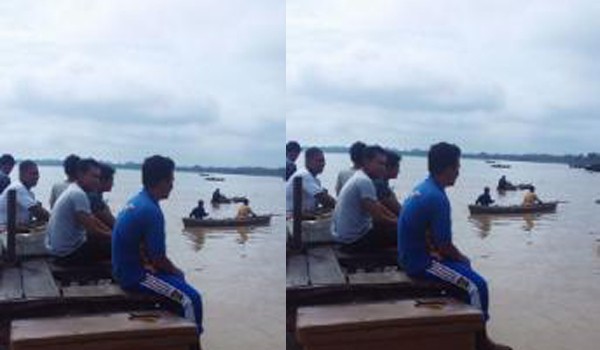 Tampak warga dan kepolisian Kuala Jambi, yang melakukan pencarian korban yang tenggelam disungai Batanghari Desa Teluk Majelis 