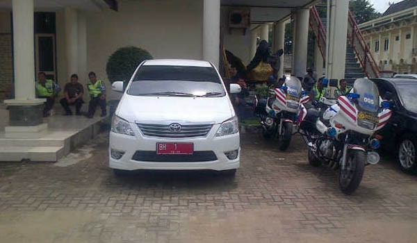 Mobil Kijang Innova yang dipakai Gubernur Jambi HBA