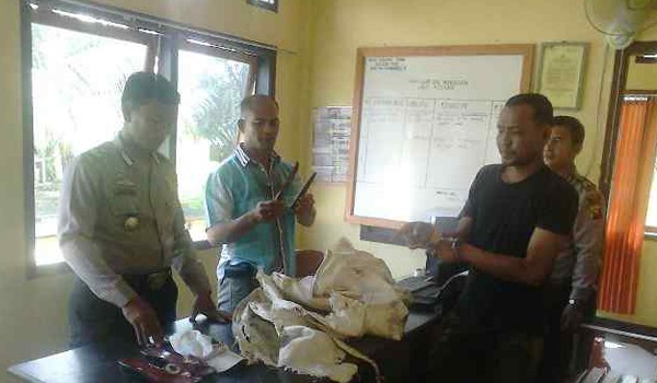 Pelaku (Didik Suryadi) penganiayaan terhadap mantan istrinya Jubaidah yang memberikan keterangan kepada polisi