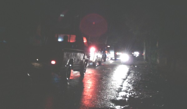 Warga Desa Semumu memblokir akses jalan ke Sungaipenuh dan Kayu Aro