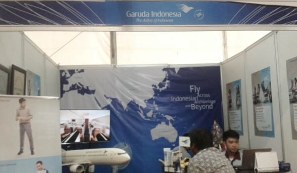 Garuda Indonesia membuka booth di area HKSN
