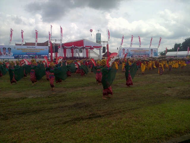 Tiga ratus penari meriahkan puncak HKSN di arena Eks MTQ Kota Jambi