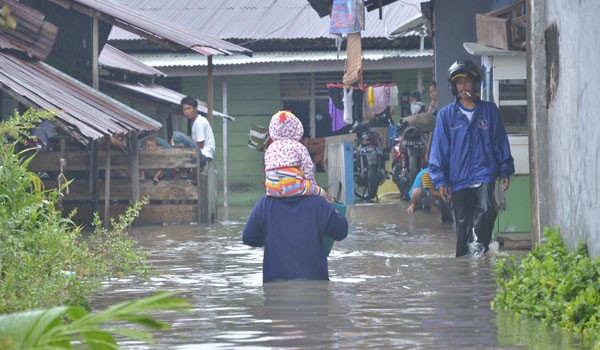Ratusan rumah warga di kelurahan yang terendam banjir