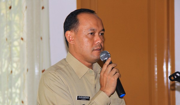 Bupati Tebo Sukandar mengikuti langsung acara sosialisasi guru favorit JE di Tebo