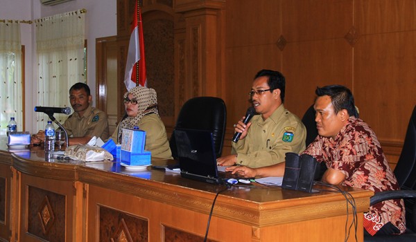 3 alumni GF JE, dari kanan Wasit Wicaksono, Sri Kurniasih dan Suyono