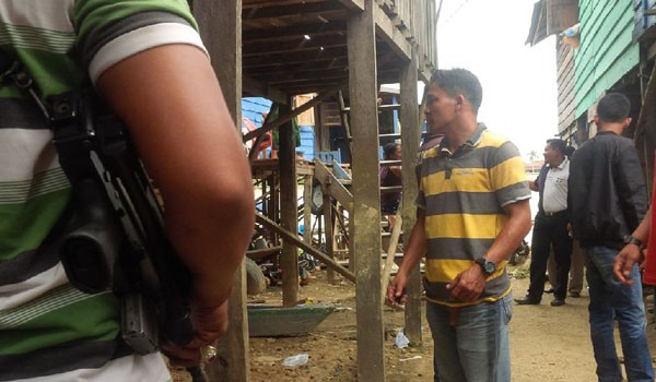 Aparat Kepolisian yang melakukan pengerebekan dipulau pandan