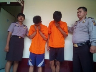 Pelaku penculikan saat diamankan di Mapolsek Telanaipura