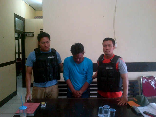 Pelaku pemerkosaan yang diringkus aparat kepolisian