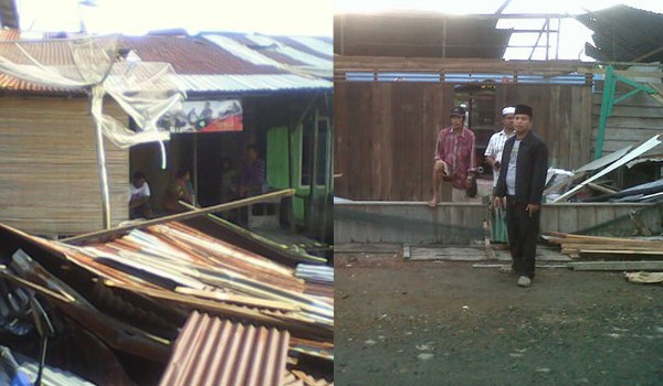 Terlihat rumah warga yang terkena terjangan angin puting beliung