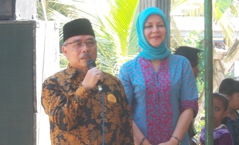 Nino Guritno bersama istri