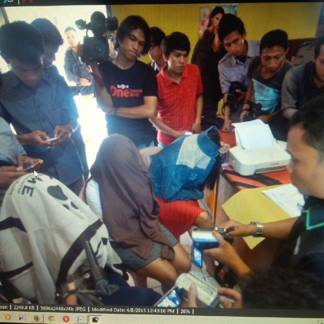 Empat orang ABG Belia yang menjajakan diri seharga Rp1 Juta saat berada di Mapolsek Kotabaru, Jambi