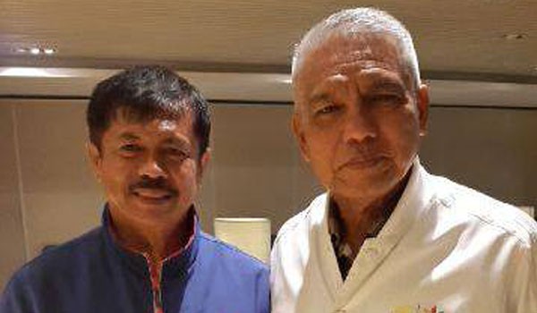 Bupati Tanjung Jabung Barat, Drs. H. Usman Ermulan, MM Bersama Indra Sjafri