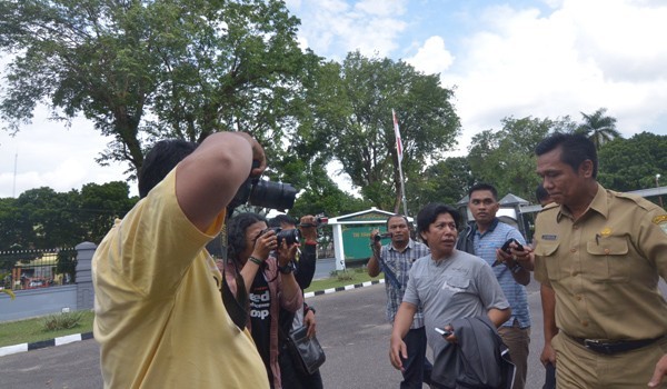 Jumisar usai diperiksa di Kejati Jambi beberapa waktu lalu