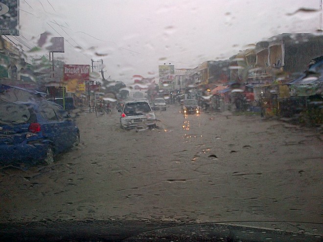 Kawasan Mayang tergenang air