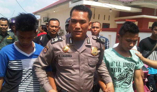 Dua pemuda yang digelandangke mapolsek Kota Sarolangun