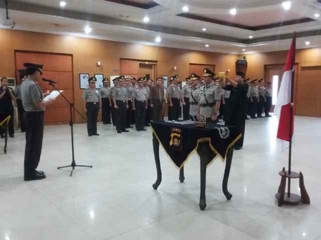 Pengambilan sumpah Wakapolda Jambi