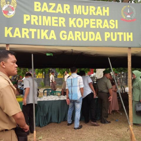 Bazar murah di Makorem 042/Garuda Putih