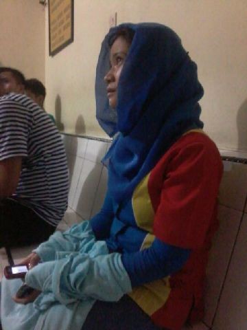 Korban saat melapor di Mapolsek Telanaipura