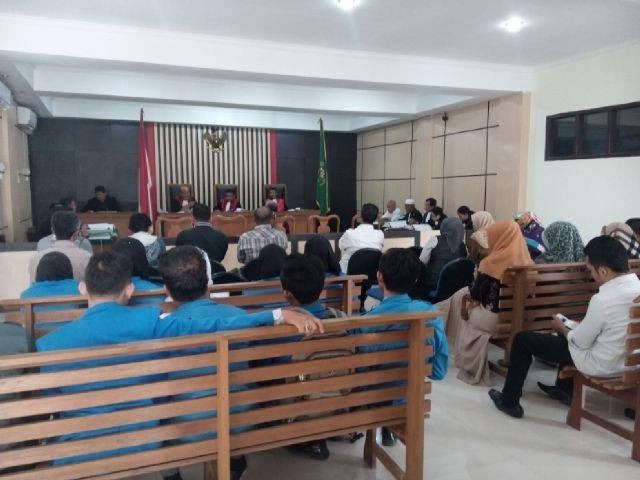Suasana sidang terdakwa Aki Imran