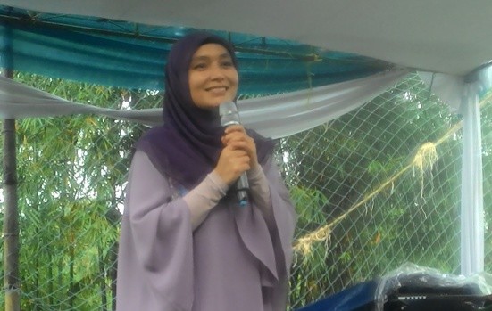 Hj Ratu Munawwaroh Zulkilfi