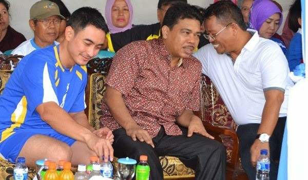 Zumi Zola, Handayani dan Supriono