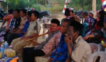 Sinwan saat bersillaturrahmi di Kecamatan Bajubang