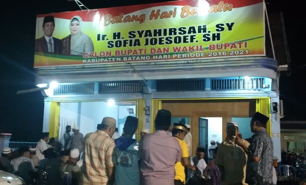 Doa bersama di posko pemenangan Batanghari Bersatu di Jalan Gadjah Mada Maurabulian