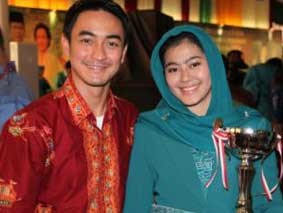 Zumi Zola dan Sherin Tharia