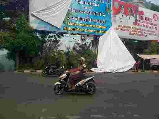 Penertiban Atribut Kampanye Pasangan Calon gubernur dan wakil gubernur jambi