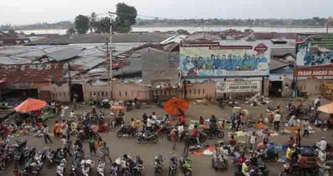 Pasar Tradisional Angso Duo.