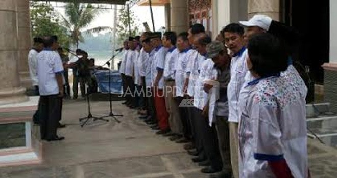 Pengukuhan Tim sukses kandidat pasanganSinwan.SH-H.Arzanil.