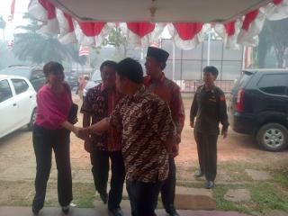 Edi Purwanto saat sampai di Bawaslu Provinsi Jambi