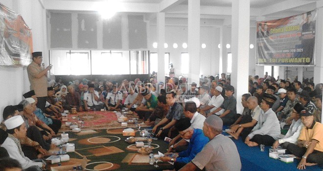 Sillaturrahmi HBA dengan warga Tembesi.