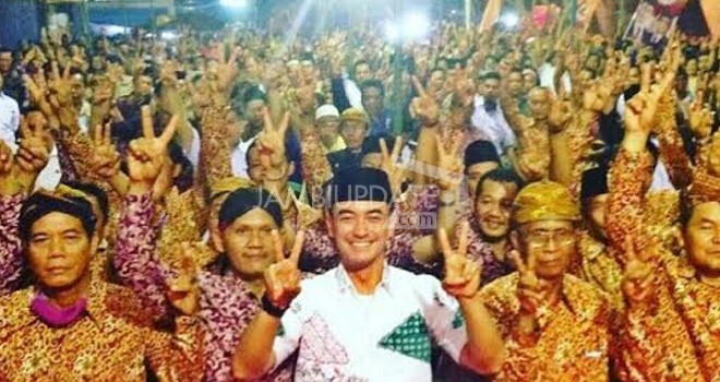 Ratusan tokoh masyarakat Jawa mendeklarasikan diri untuk mendukung pasangan Cagub-Cawagub nomor dua.